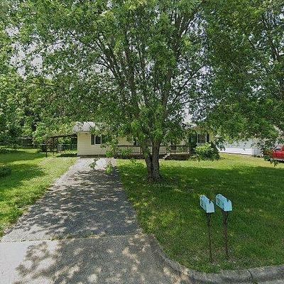 928 Howard Dr, Lebanon, MO 65536