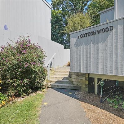 1 Cottonwood Ln, Ridgefield, CT 06877