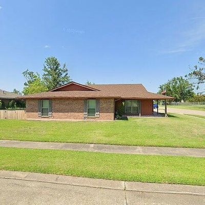 1 Mary Hughes Cir, Houma, LA 70363