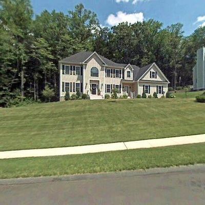 1 Ortense Dr, Wallingford, CT 06492