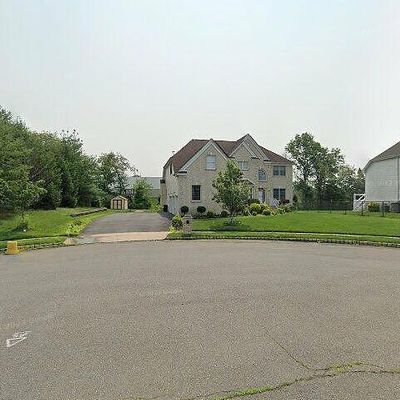 10 Eddie Ct, Dayton, NJ 08810