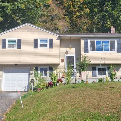 10 Hamill Dr, Winsted, CT 06098