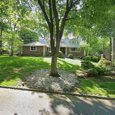 10 Skyline Dr, Caldwell, NJ 07006