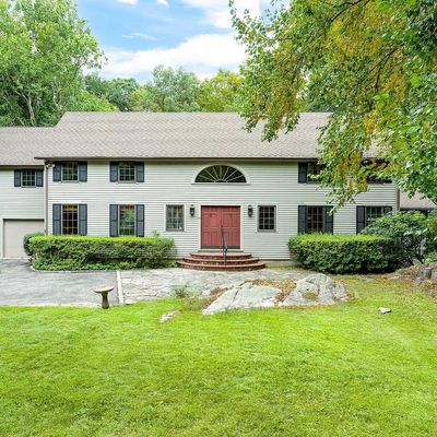 10 Tomahawk Ln, Greenwich, CT 06830