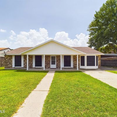 100 Marseilles Dr, Lafayette, LA 70506