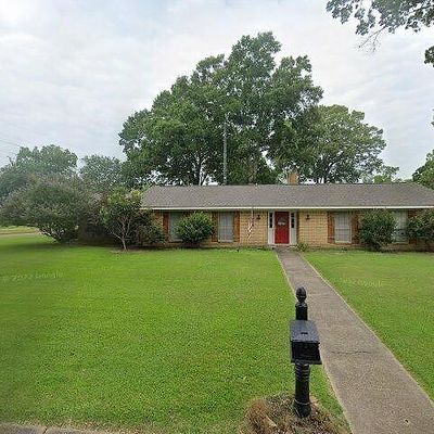 100 N Temple Rd, Natchez, MS 39120