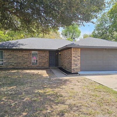 100 Pecan Cir, Trenton, TX 75490