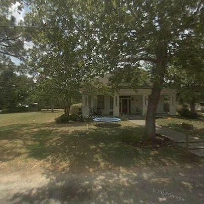 100 S West St, Weimar, TX 78962