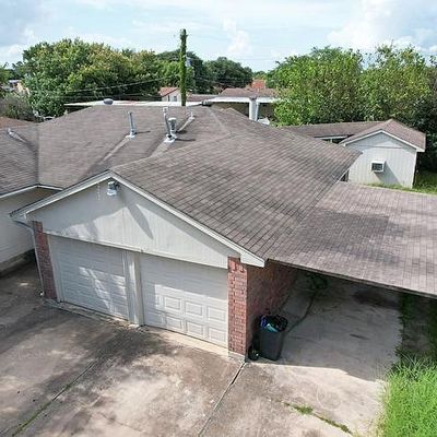 1006 N Shepherd Dr, Baytown, TX 77520