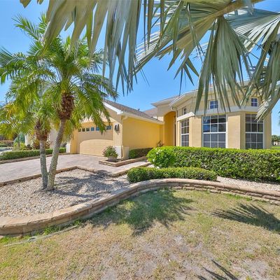 1007 Emerald Dunes Dr, Sun City Center, FL 33573