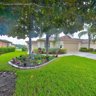 1009 New Winsor Loop, Sun City Center, FL 33573