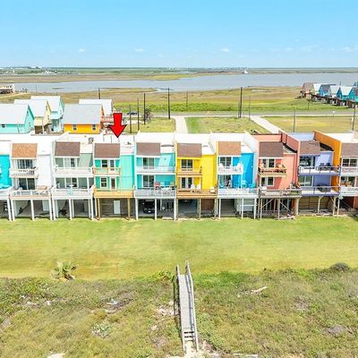 101 Pelican Place, Surfside Beach, TX 77541