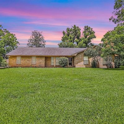 101 Sunset Heights Ave, Dayton, TX 77535