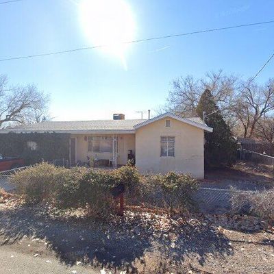 1012 Chavez Rd Nw, Los Ranchos, NM 87107