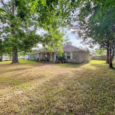 1015 Mitchell St, Sour Lake, TX 77659