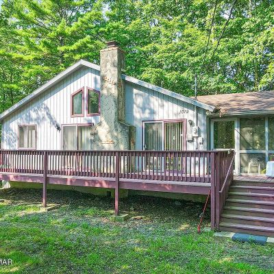 1019 Lancaster Dr, Bushkill, PA 18324