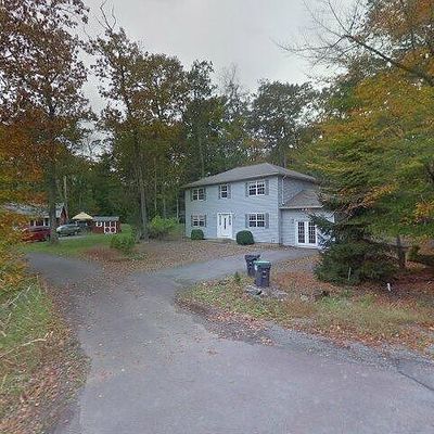 102 Dale Pl, Tobyhanna, PA 18466