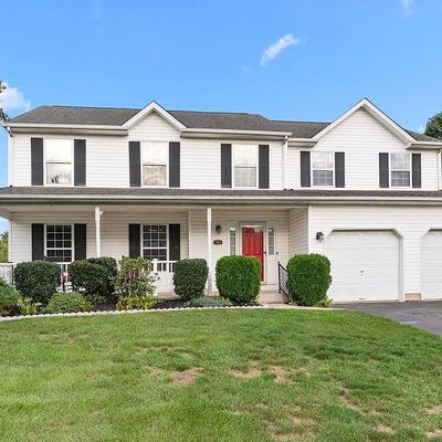 102 Moon Dr, Langhorne, PA 19047