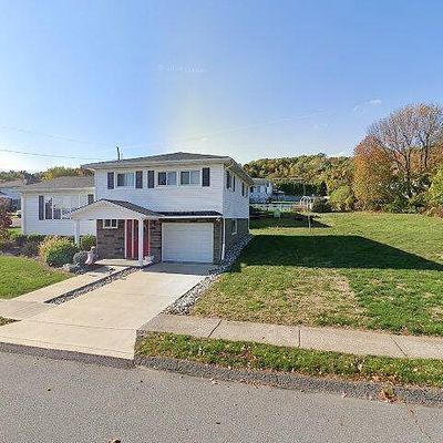 102 Roberts Dr, Olyphant, PA 18447