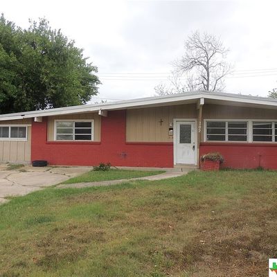 102 Travis St, Port Lavaca, TX 77979