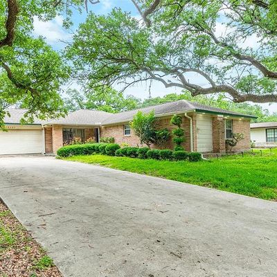 10207 Old Orchard Rd, La Porte, TX 77571