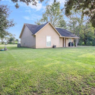 1022 E Main St, Winnie, TX 77665