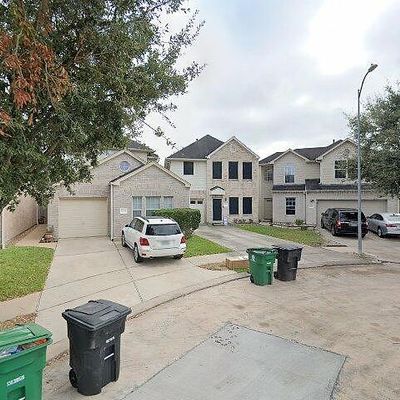 10243 E Palm Lake Dr, Houston, TX 77034