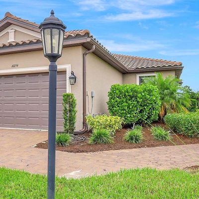 10254 Morning Mist Ln, Sarasota, FL 34241