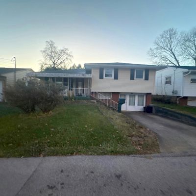 1027 Mcconnell Dr, Moundsville, WV 26041