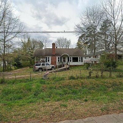 103 W Meadow Way Dr, Lagrange, GA 30241