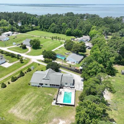 108 Graham Ln, Beaufort, NC 28516