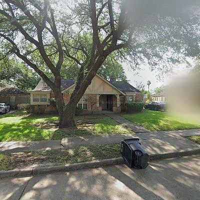 10806 Paulwood Dr, Houston, TX 77071