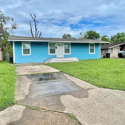 109 Acacia St, Lake Jackson, TX 77566