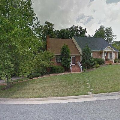 109 Greenbrier Dr, Radford, VA 24141