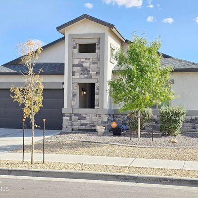 1090 Nickel Hill Avenue, Santa Teresa, NM 88008