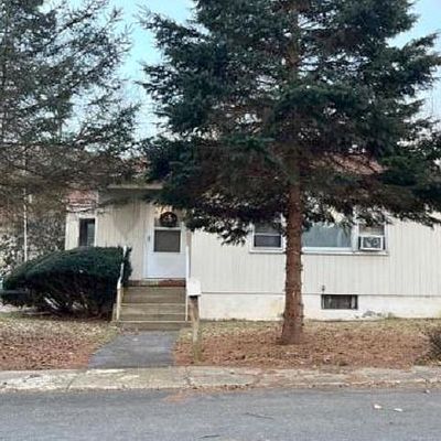 11 David St, Ellenville, NY 12428