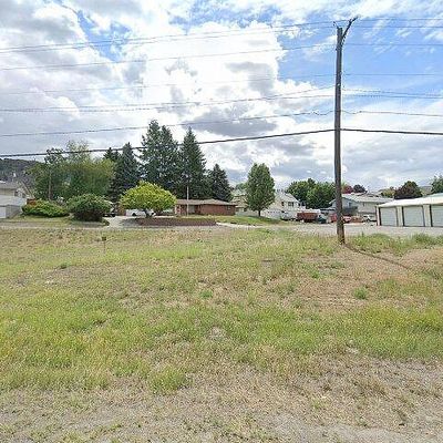 11 E Grand Ave, Electric City, WA 99123