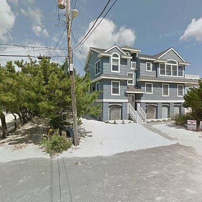 11 N 3 Rd St, Surf City, NJ 08008