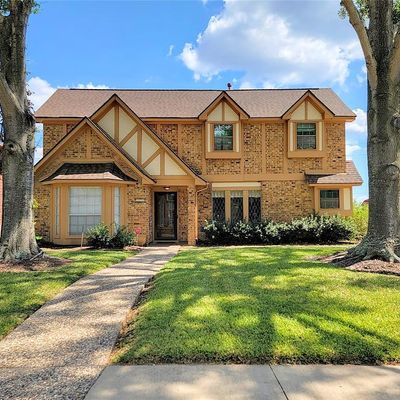 110 Shadow Wood Dr, Sugar Land, TX 77498