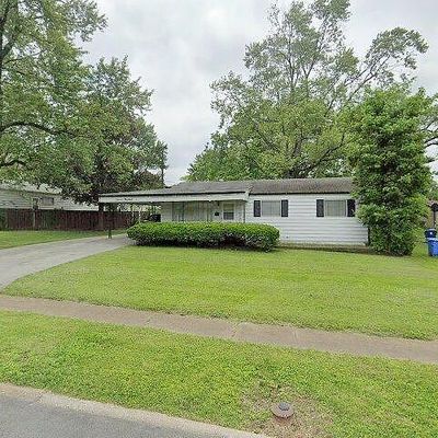 1100 Ozment Dr, Florissant, MO 63033