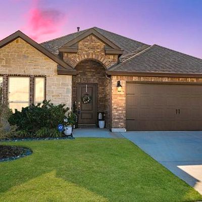 11012 Klondike Ln, Aubrey, TX 76227