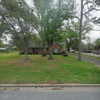 1102 E Main St, Madisonville, TX 77864