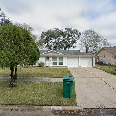 1102 W Flamingo Dr, Seabrook, TX 77586