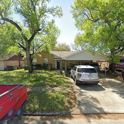 11042 Wood Shadows Dr, Houston, TX 77013