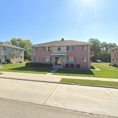 11049 W Hampton Ave, Milwaukee, WI 53225