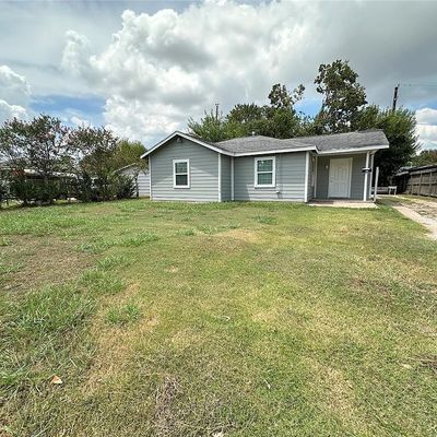 1105 Richard Ave, Pasadena, TX 77506