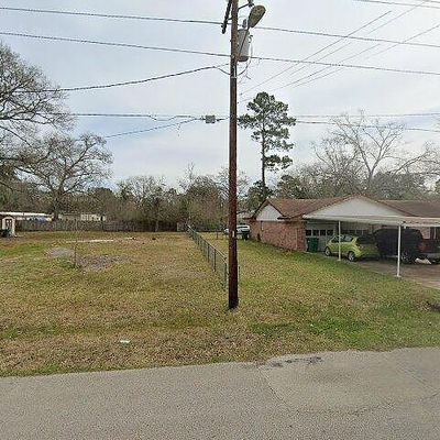 1107 S Fenner Ave, Cleveland, TX 77327