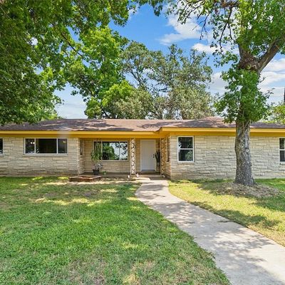 1107 Silent Valley Rd, Lockhart, TX 78644