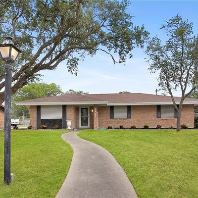 1109 Adeline St, Sinton, TX 78387