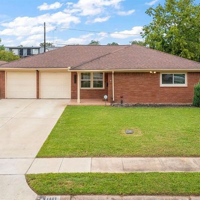 1111 Alpha Dr, Pasadena, TX 77506